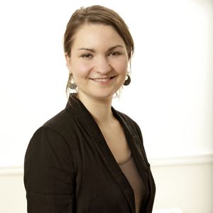 Portraitfoto_Karen_Schewina Portraitfoto_Karen_Schewina
