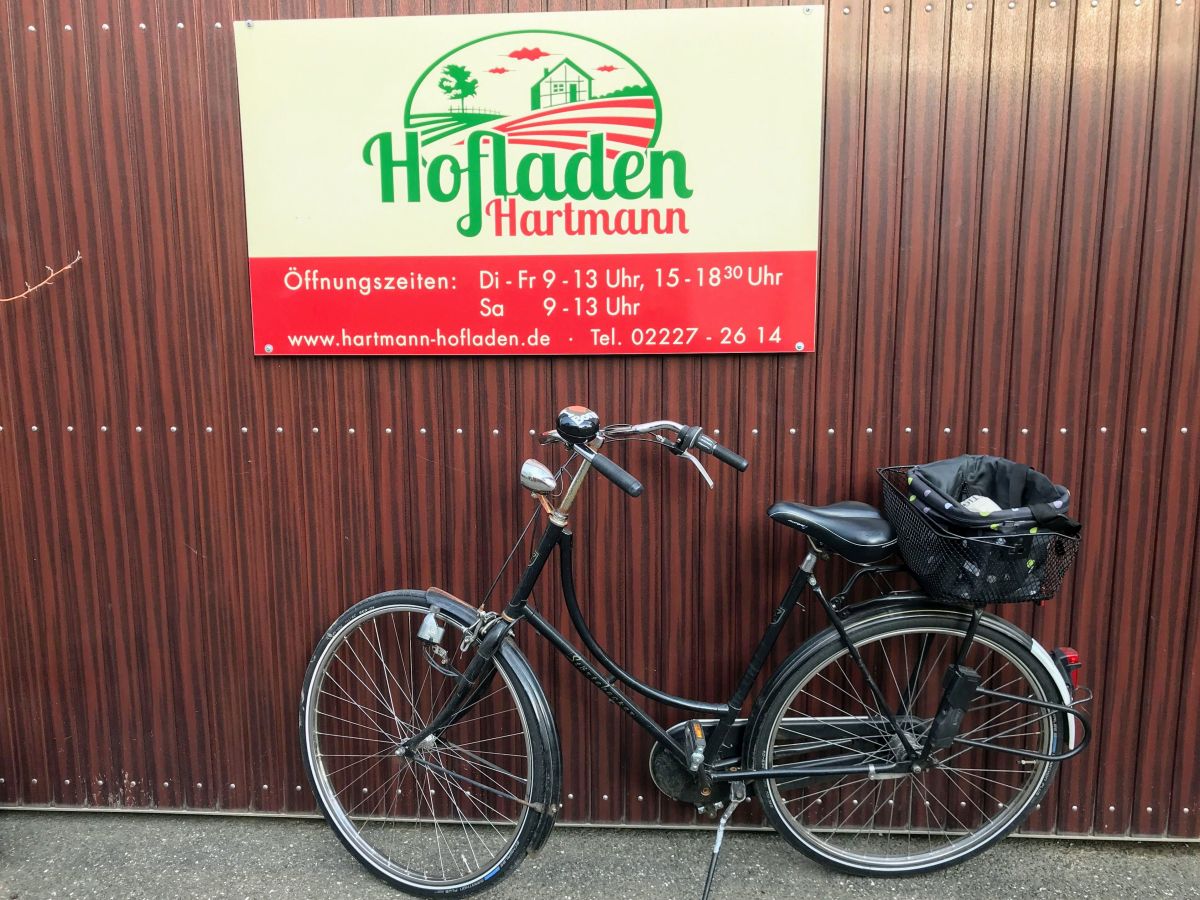 Fahrrad vor Hoftor Fahrrad vor Hoftor