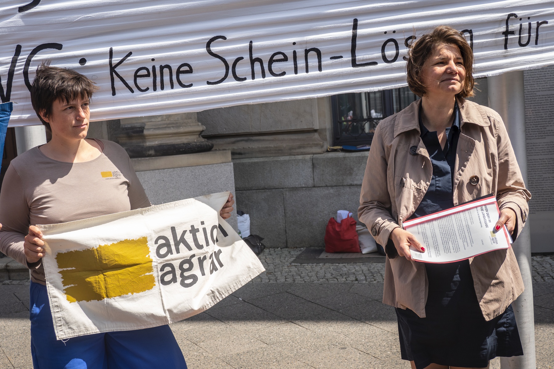 Übergabe des Eilappells an Staatssekretärin Rottman