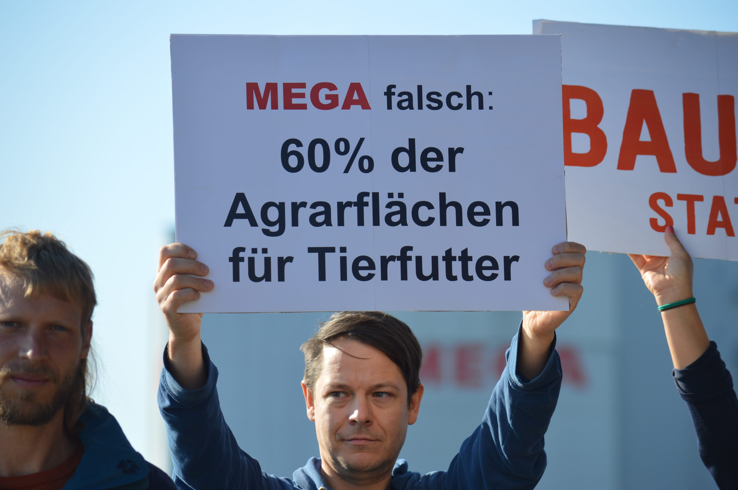 Protest Mega 1