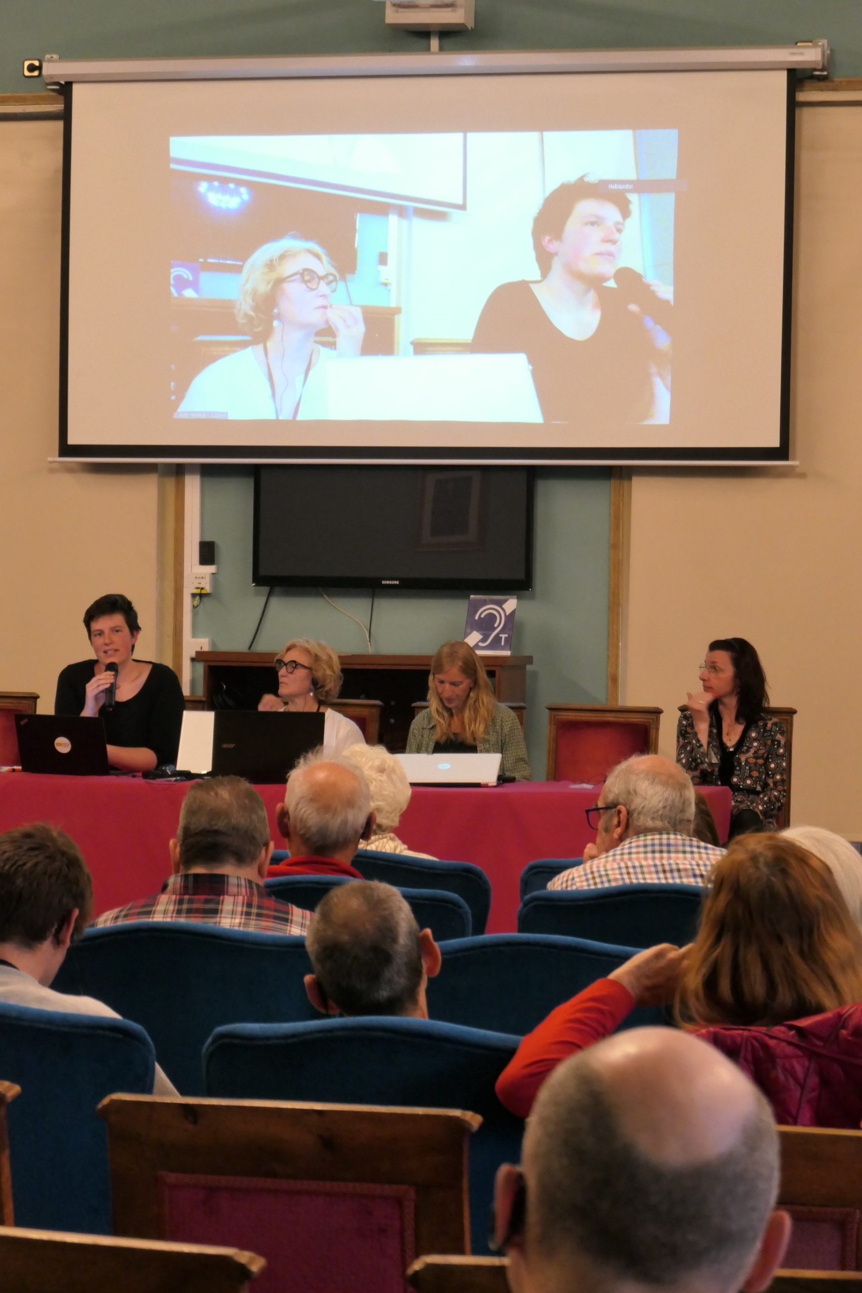 Podiumsdiskussion: Was tun gegen Fleischkonzerne? Podiumsdiskussion: Was tun gegen Fleischkonzerne?
