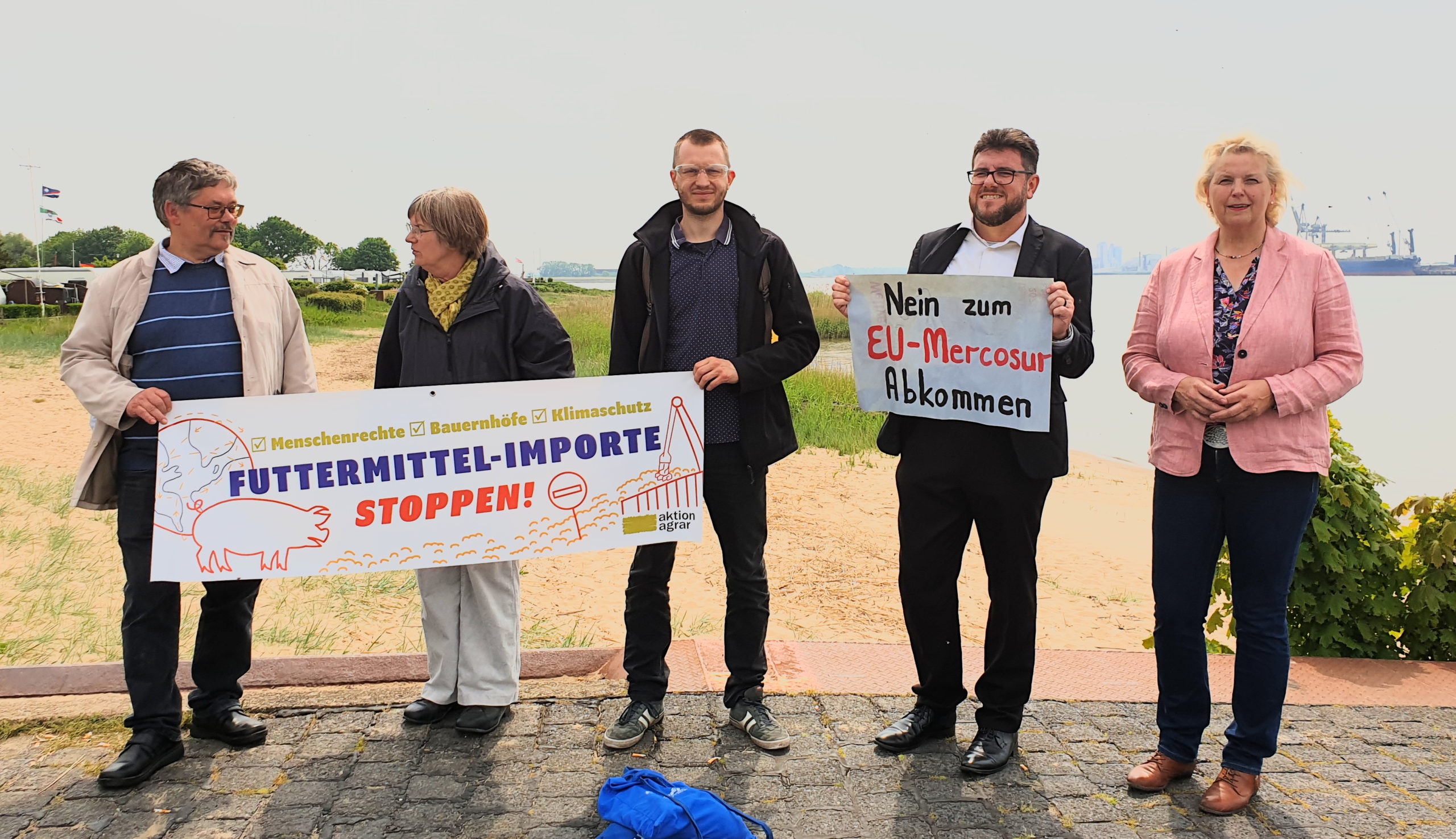 Futtermittelimporte stoppen am Soja-Hafen in Brake