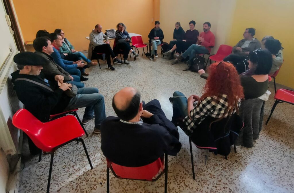 Gesprächskreis in Zaragoza - Recherchetour Tönnies in Spanien