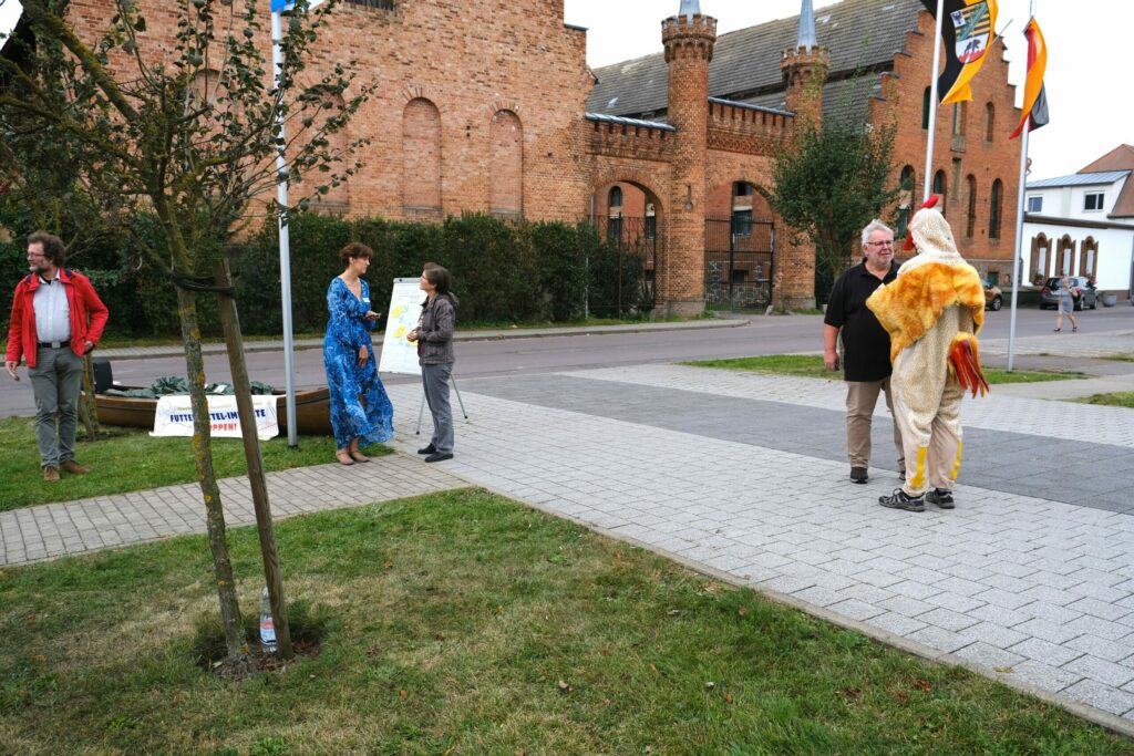 Mit Menschen im Gespräch auf dem Broilerfest Möckern