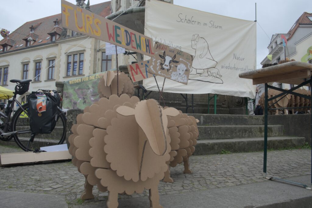 Pappige Demoteilnehmende in Aktion (Foto: M. Krack)